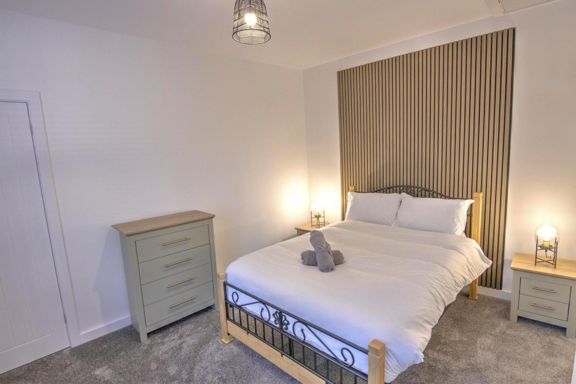 Stunning Brand New In St George Bristol