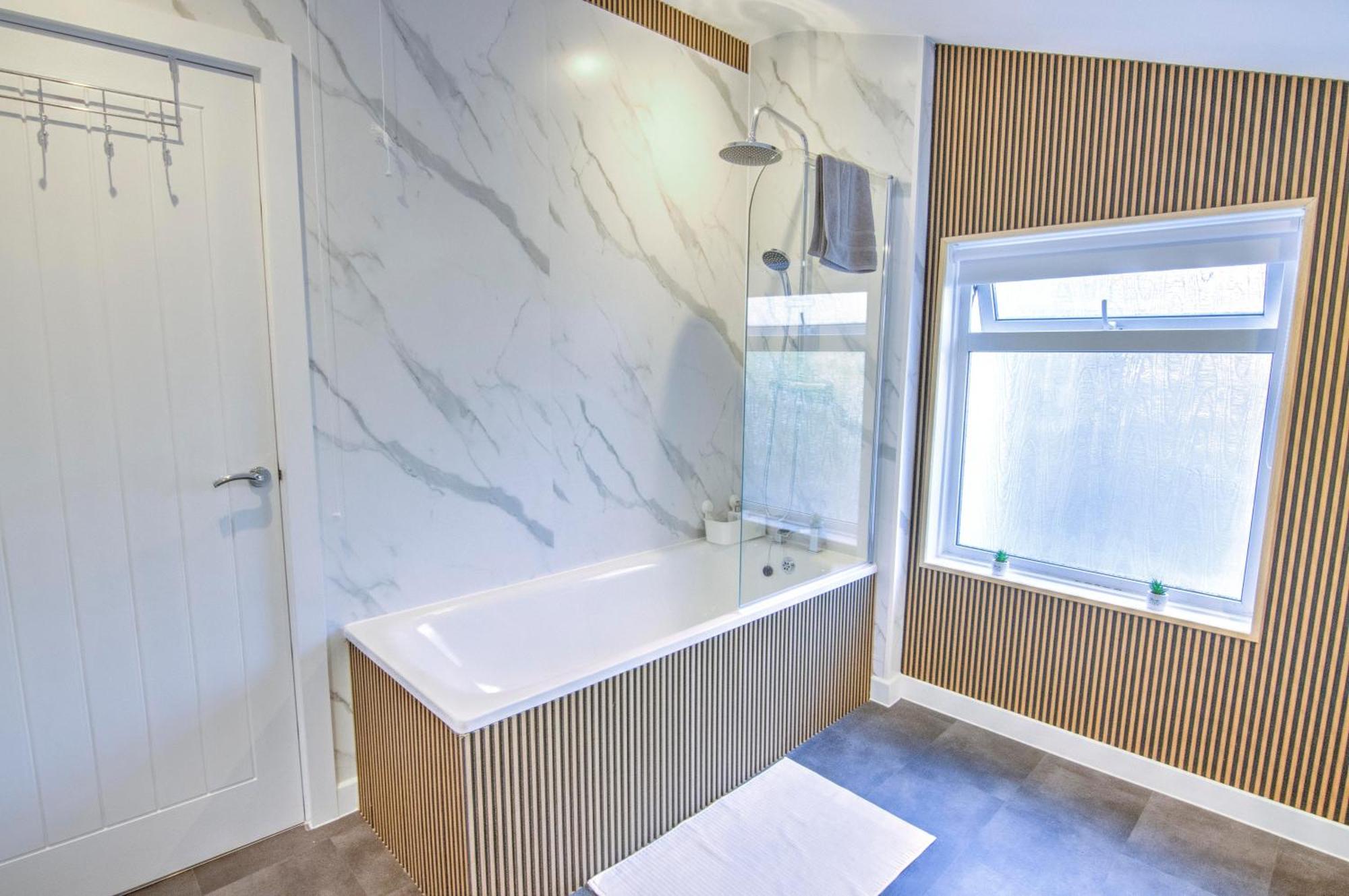 Stunning Brand New In St George * Bristol